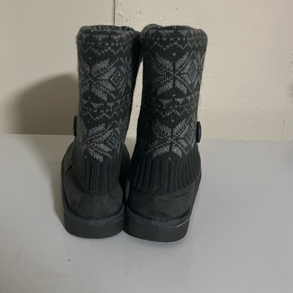 NWOT. sweater boots. - Picture 4 of 5